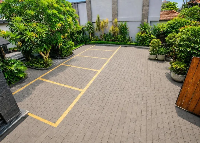 Radha Bali Hotel 2*